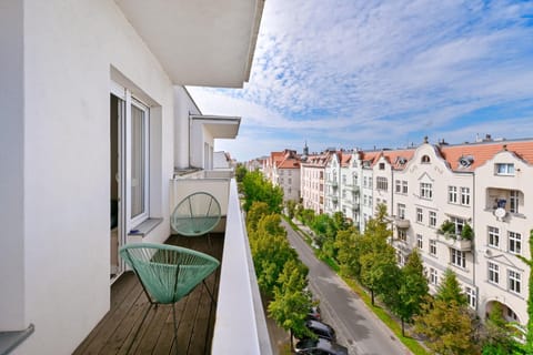Property building, Day, View (from property/room), Balcony/Terrace, Hiking, Street view, Quiet street view