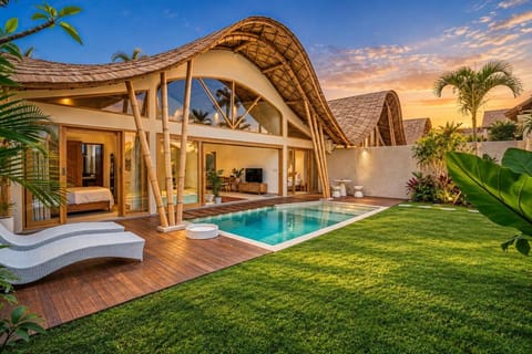Property building, Natural landscape, Garden view, Swimming pool, sunbed