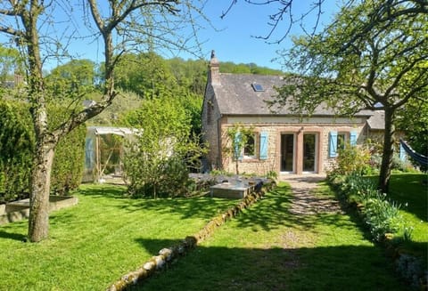 Property building, Garden view