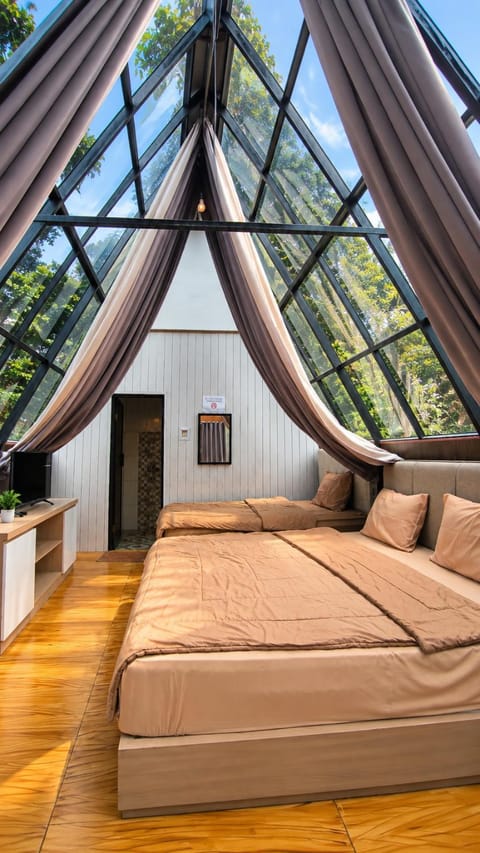 Day, Photo of the whole room, Bedroom