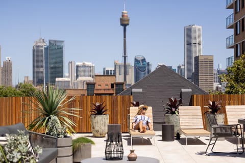 Property building, Patio, Day, City view