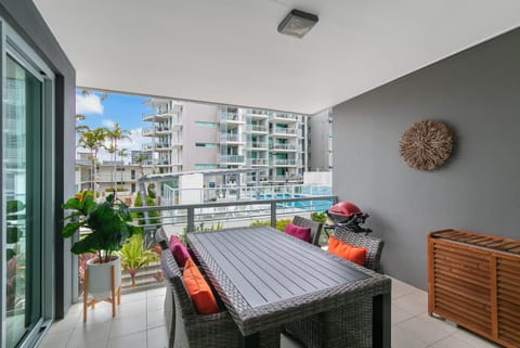 View (from property/room), Balcony/Terrace, Pool view