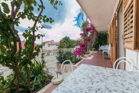 Balcony/Terrace, children, Family