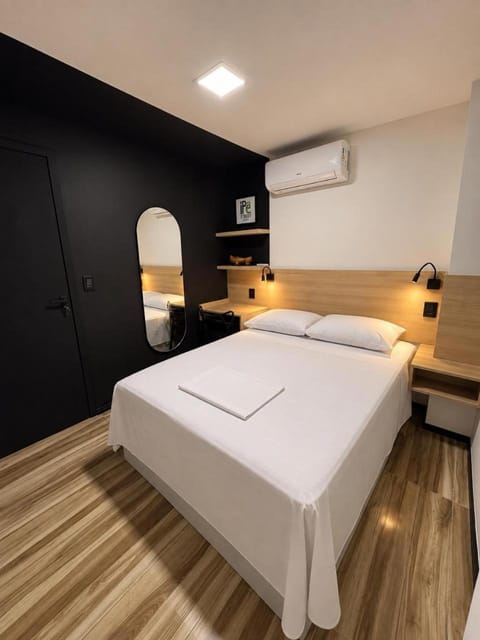 Photo of the whole room, Bedroom, air conditioner