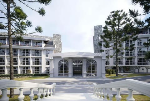 Property building, Facade/entrance, Location