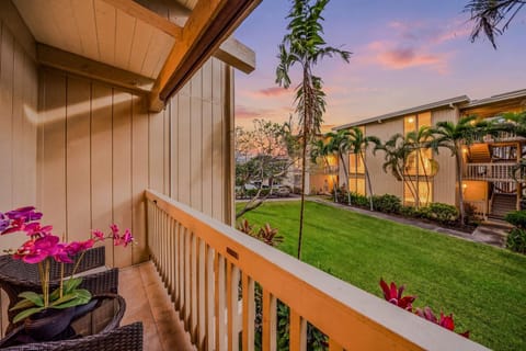 Property building, Patio, Balcony/Terrace, Garden view