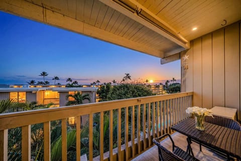 View (from property/room), Balcony/Terrace, Seating area, Sea view