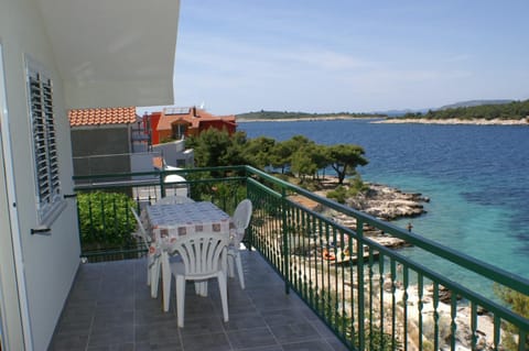 Balcony/Terrace, children, Family