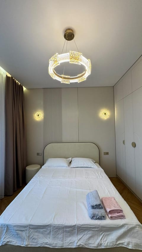 Bed, Photo of the whole room, Bedroom, wardrobe
