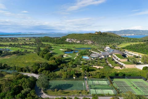 Tennis court