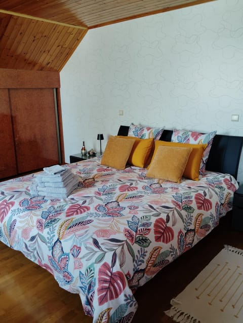 Living room, Photo of the whole room, Seating area, Bedroom