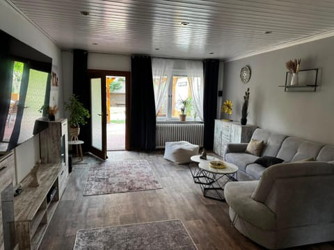 Communal lounge/ TV room, TV and multimedia, Living room, Seating area, Evening entertainment