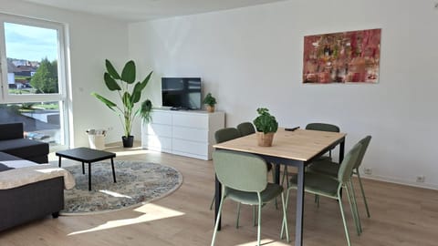 TV and multimedia, Living room, Dining area