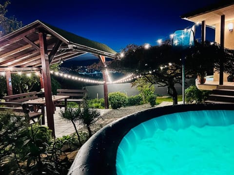 Hot Tub, Open Air Bath