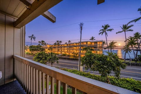 Property building, View (from property/room), Balcony/Terrace, Sea view
