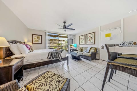 Bed, Living room, Dining area