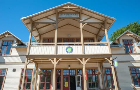 Property building, Day