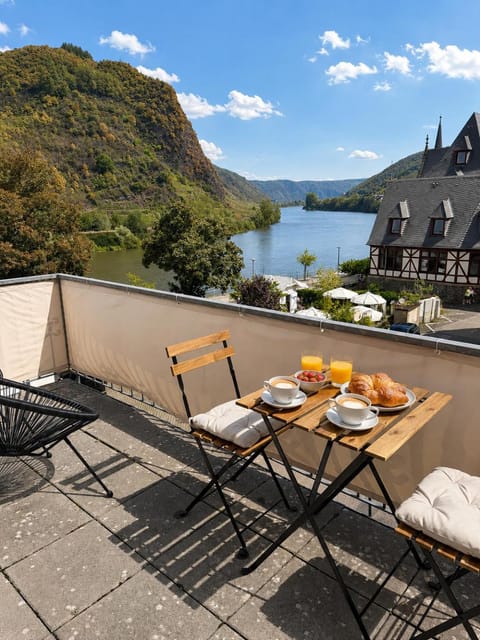 Natural landscape, View (from property/room), Balcony/Terrace, Mountain view, River view