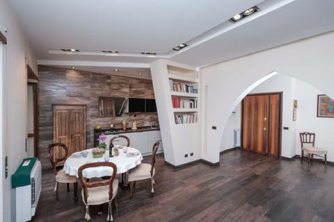 Library, Kitchen or kitchenette, Living room, Seating area, Dining area