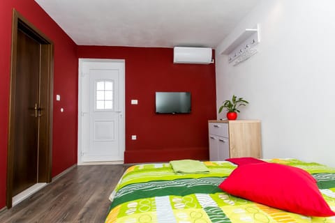 TV and multimedia, Living room, Bedroom