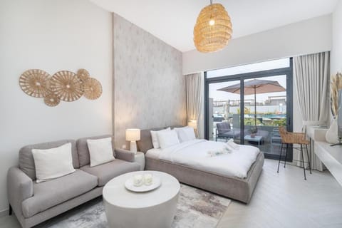 Bed, Photo of the whole room, Seating area, Bedroom