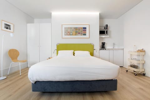 Kitchen or kitchenette, Bedroom