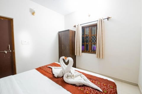 Bed, Bedroom, towels, wardrobe