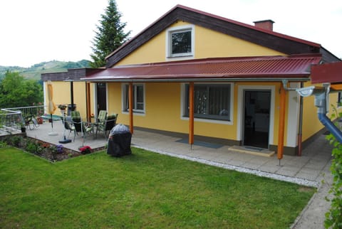 Facade/entrance, Spring, Day, BBQ facilities, Garden, Garden, Balcony/Terrace, Garden view