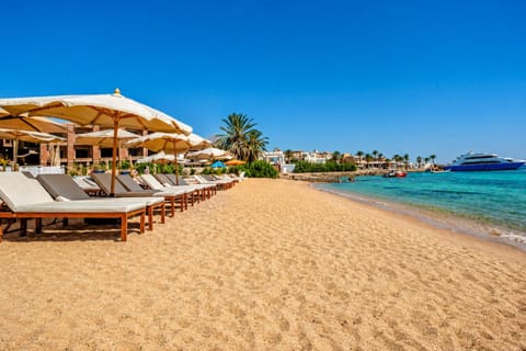 Nearby landmark, Day, Natural landscape, Beach, Sea view, sunbed