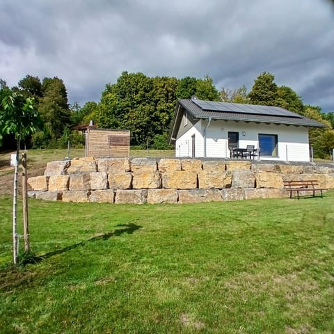 Property building, Day, Garden, Garden view