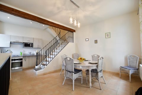 L'Oustau - ruelle bucolique House in Arles