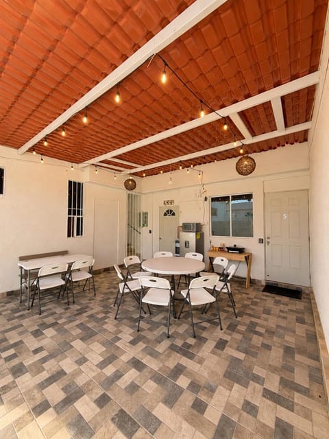 Property building, Patio, Balcony/Terrace, Living room, Dining area