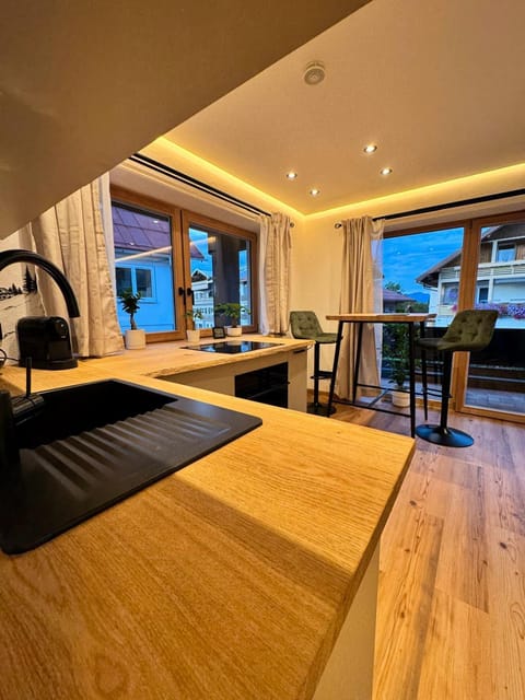 Dining area, kitchen