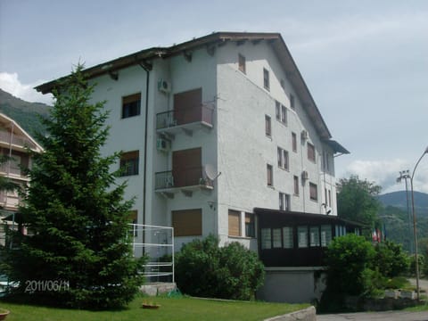 Facade/entrance, Summer