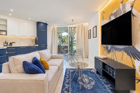 Communal lounge/ TV room, Kitchen or kitchenette, Seating area, Dining area