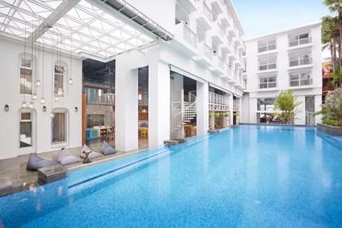 Property building, Swimming pool