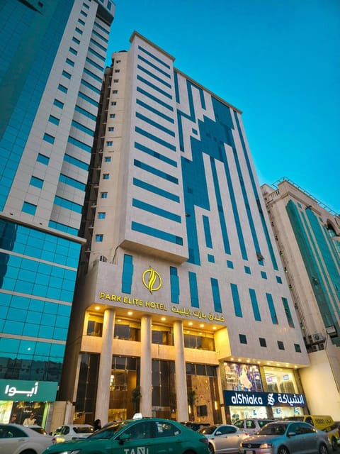Property building, Day, City view, Location
