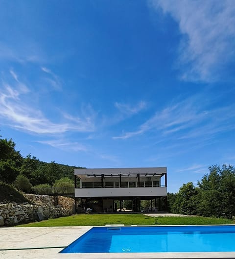 Property building, Day, Natural landscape, Pool view, Swimming pool, Swimming pool