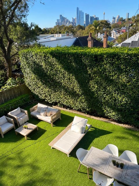 Garden, Seating area, Garden view, sunbed