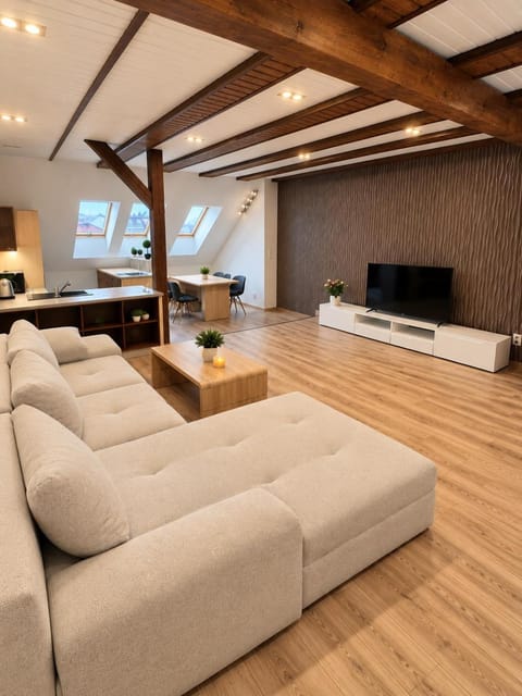 Communal lounge/ TV room, Living room, Seating area