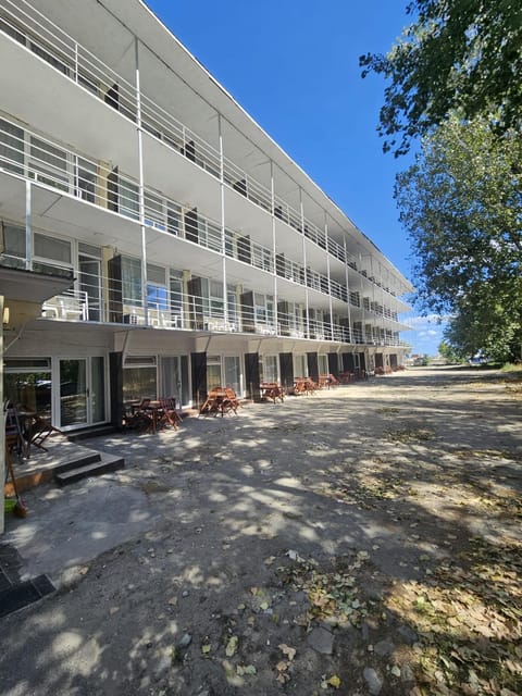 Property building, Day