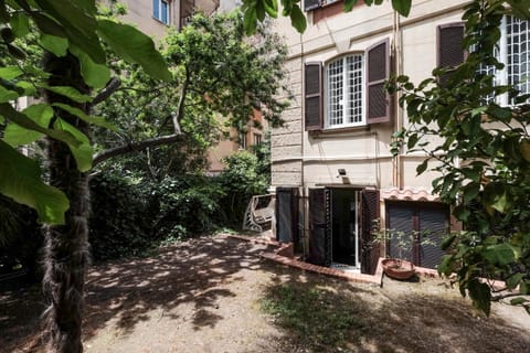Property building, Garden