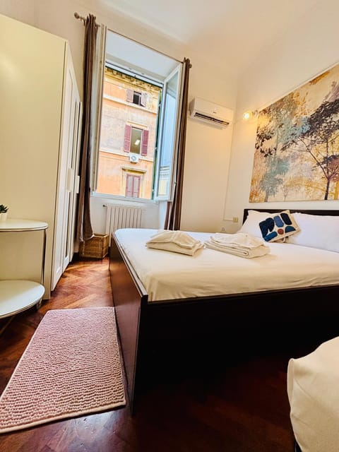Bed, Photo of the whole room, Bedroom, air conditioner