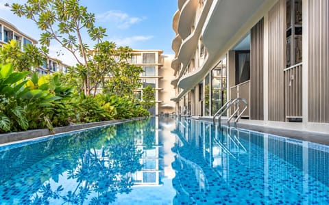 Property building, Swimming pool, Swimming pool