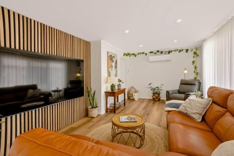 TV and multimedia, Living room, Photo of the whole room, Seating area