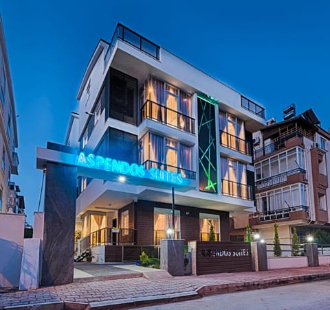 Facade/entrance, BBQ facilities, Garden, Balcony/Terrace, Decorative detail, Beach