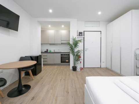 TV and multimedia, Kitchen or kitchenette, Living room