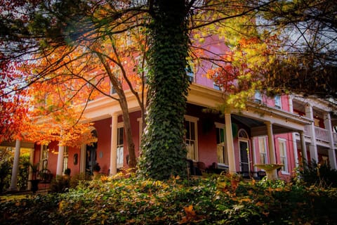 Property building, Spring, Day, Natural landscape, Garden, Garden view