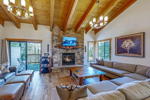 Village Treehouse #2 House in Mammoth Lakes