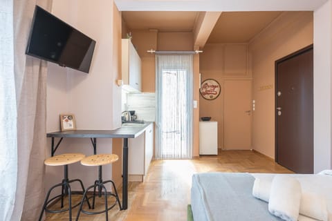 Kitchen or kitchenette, Seating area